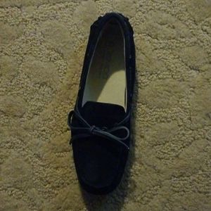 Navy blue NWOT Boemos driving mocassin